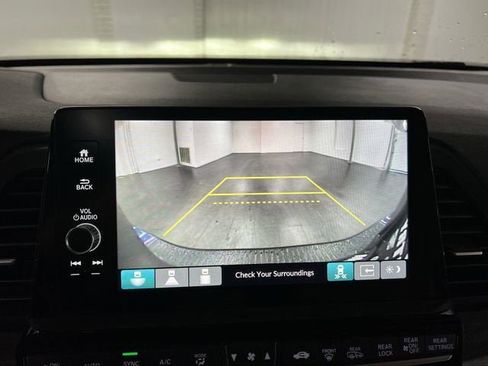 Used 2025 Honda Odyssey Elite image 15