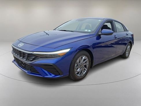 Certified 2024 Hyundai Elantra SEL FWD image 5