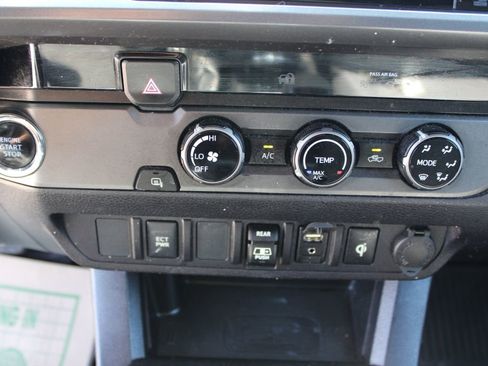 Used 2018 Toyota Tacoma TRD Off-Road RWD image 18