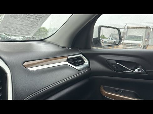 Used 2019 GMC Acadia SLE image 16