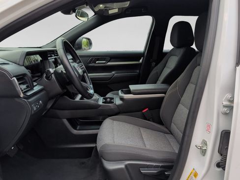 Used 2025 GMC Terrain Elevation AWD/4WD image 16
