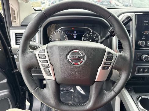 Used 2021 Nissan Titan SV w/ SV Convenience Package RWD image 42