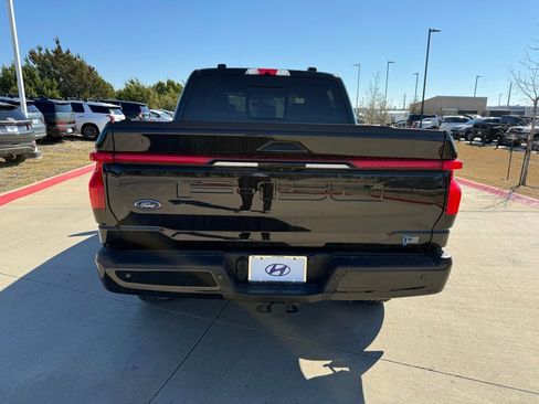 Used 2022 Ford F150 Lightning Lariat image 6