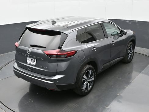 Used 2024 Nissan Rogue SL image 30