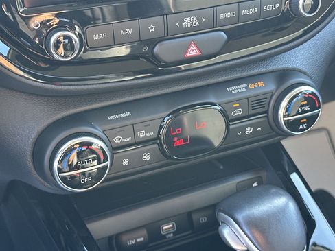Certified 2022 Kia Soul Turbo FWD image 16