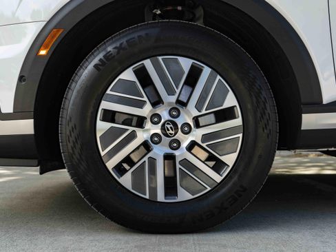 Used 2026 Hyundai Palisade SEL Premium FWD image 14