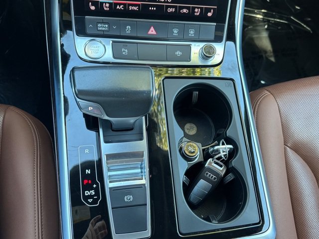 Used 2019 Audi Q8 Premium Plus w/ Premium Plus AWD/4WD image 46