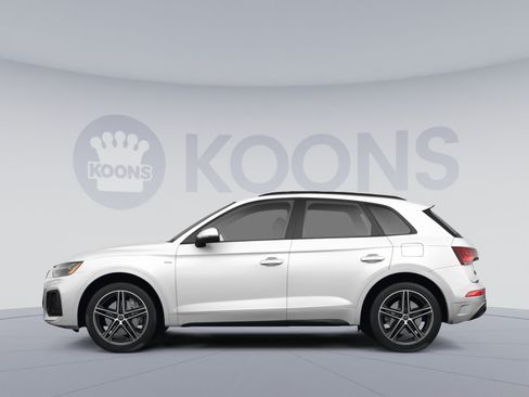 Used 2022 Audi Q5 2.0T Premium Plus w/ Premium Plus Package AWD/4WD image 2