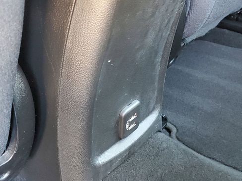 Used 2019 Chevrolet Cruze LT image 30