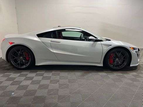 Used 2017 Acura NSX AWD/4WD image 4