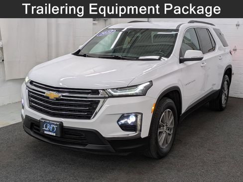 Used 2022 Chevrolet Traverse LT image 1