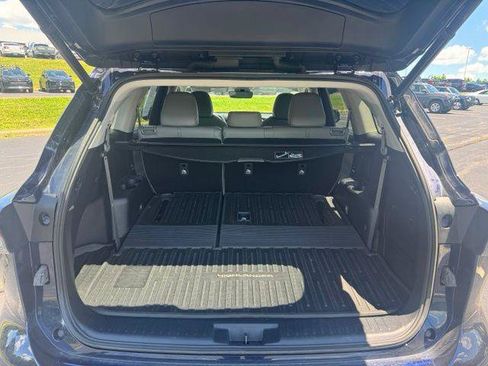 Certified 2020 Toyota Highlander XLE AWD/4WD image 9