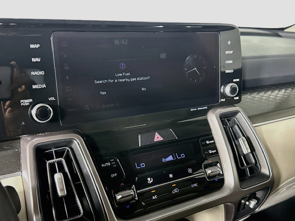 Used 2023 Kia Sorento S w/ Panoramic Sunroof Package FWD image 17