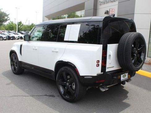 Used 2025 Land Rover Defender 110 X-Dynamic SE image 11