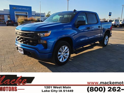 Used 2023 Chevrolet Silverado 1500 Custom image 1