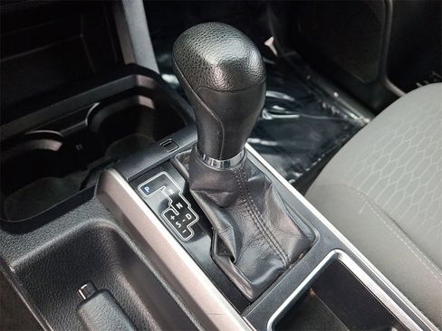 Used 2017 Toyota Tacoma SR5 w/ Tow Package image 16