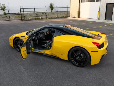 Used 2010 Ferrari 458 Italia Coupe RWD image 21