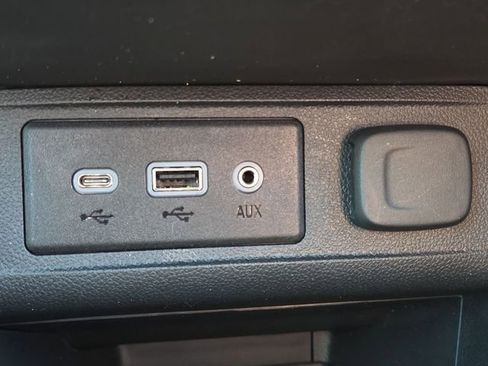 Used 2023 Buick Encore GX Select w/ Sport Touring Package image 37