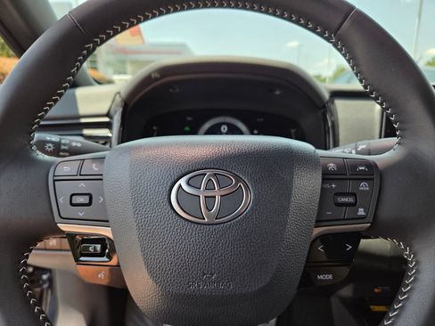 Used 2026 Toyota Camry SE w/ Convenience Package FWD image 21