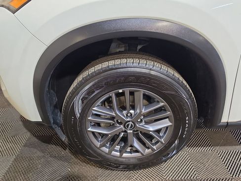 Used 2023 Nissan Rogue S AWD/4WD image 18