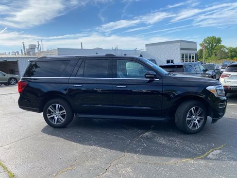Used 2024 Ford Expedition Max Limited AWD/4WD image 3