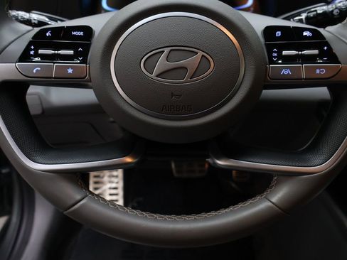 Used 2025 Hyundai Elantra Sport image 18