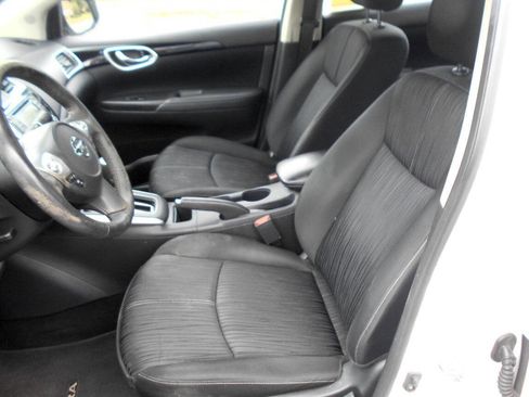 Used 2018 Nissan Sentra SV image 9