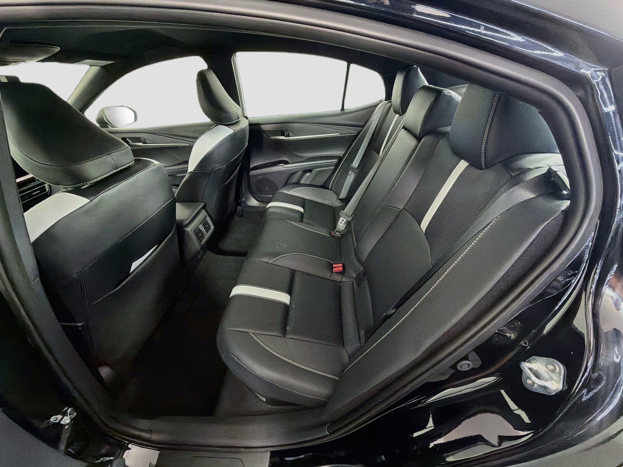 Used 2026 Toyota Camry SE w/ Convenience Package FWD image 29