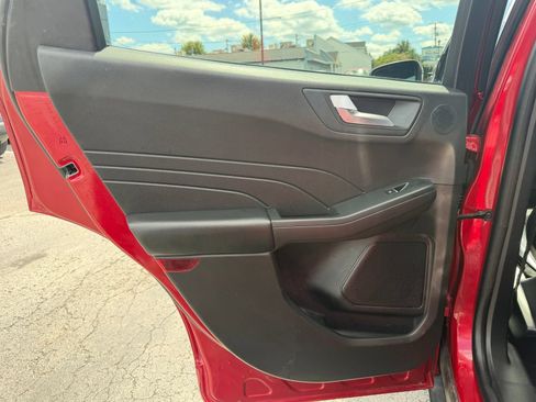 Used 2024 Ford Escape ST-Line Select w/ Tech Pack #2 AWD/4WD image 32