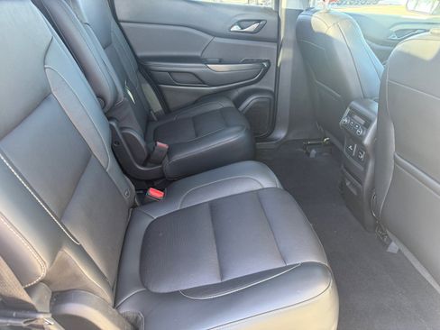 Used 2018 GMC Acadia SLT image 25