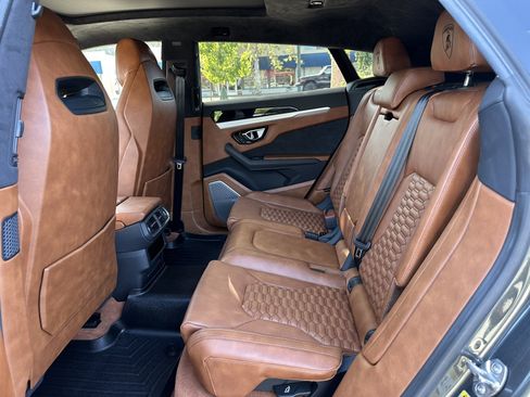 Used 2020 Lamborghini Urus AWD/4WD image 23