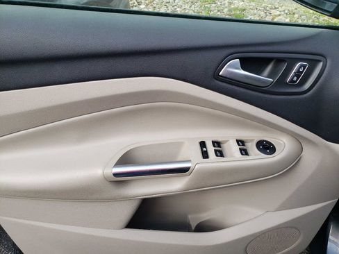 Used 2016 Ford Escape SE w/ Equipment Group 201A FWD image 25