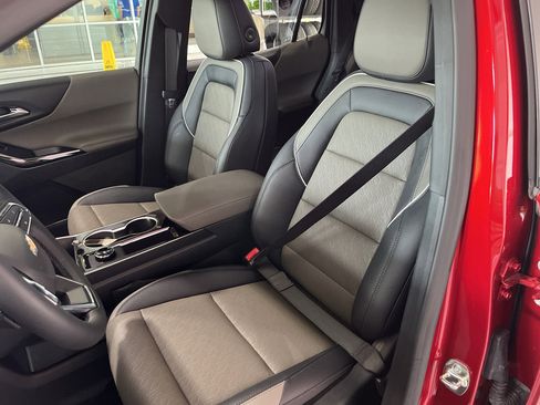 New 2026 Chevrolet Equinox LT w/ Convenience Package II FWD image 13