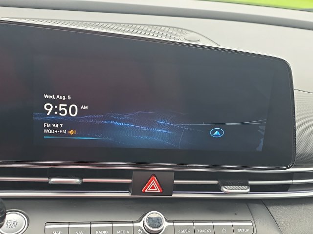 Used 2024 Hyundai Elantra Limited FWD image 21