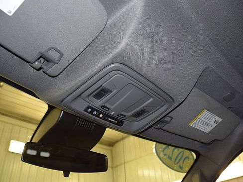 Used 2023 Chevrolet Silverado 1500 LT AWD/4WD image 27