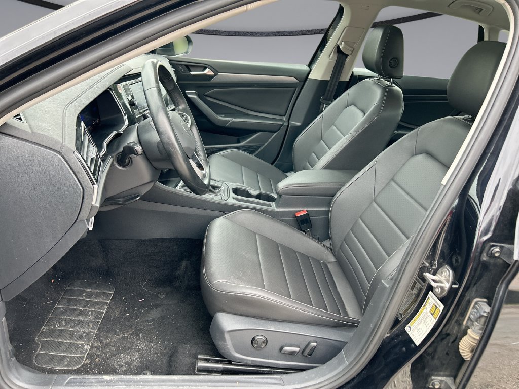 Used 2024 Volkswagen Jetta SE FWD image 11