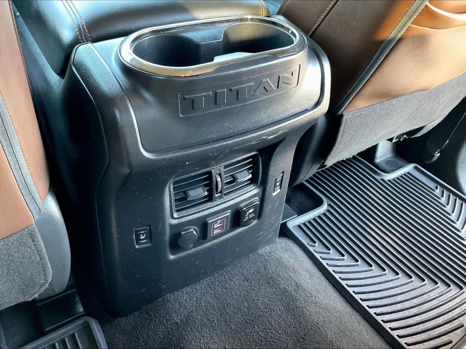 Used 2019 Nissan Titan Platinum Reserve w/ Platinum Utility Package AWD/4WD image 13