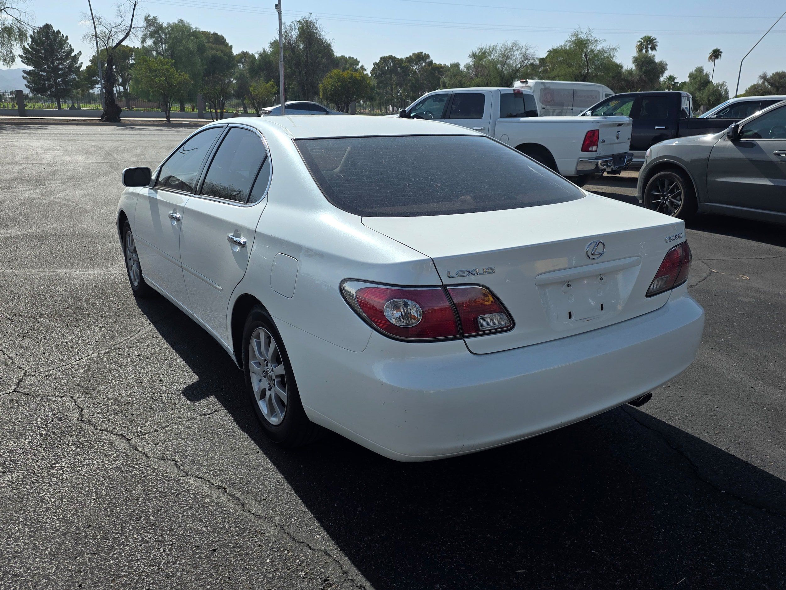 Used 2004 Lexus ES 330 FWD image 3