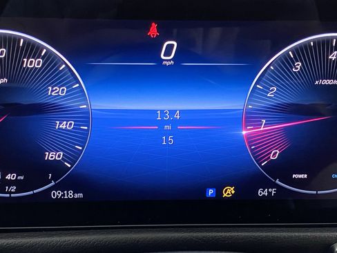 Used 2025 Mercedes-Benz GLB 250 4MATIC image 19