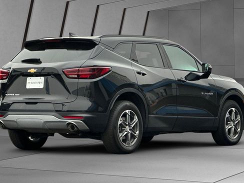 Used 2023 Chevrolet Blazer LT image 4