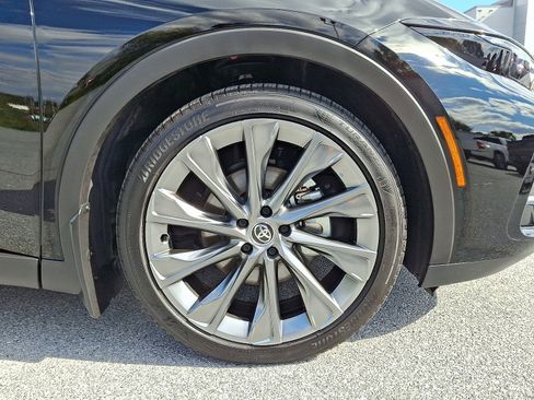 Certified 2025 Toyota Crown Limited w/ Advanced Technology Package image 9