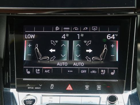 Used 2022 Audi e-tron Premium Plus w/ Premium Plus Package image 14