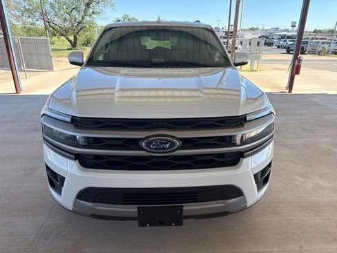 Used 2024 Ford Expedition Max XLT RWD image 2