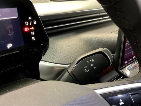 New 2025 Volkswagen ID. Buzz Pro S image 10