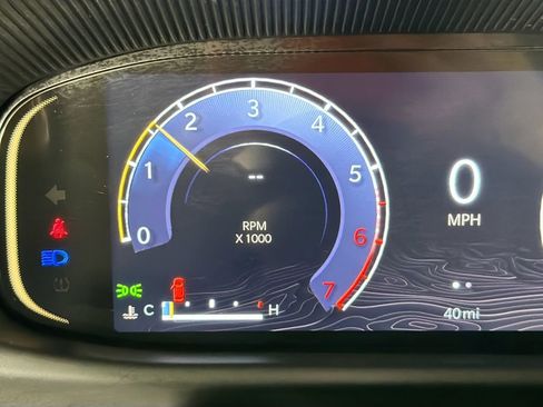 Used 2025 Jeep Wagoneer 4WD image 13