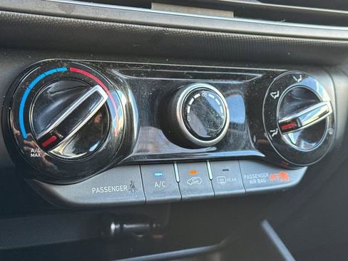 Used 2023 Hyundai Kona SEL image 28