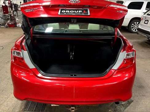 Used 2013 Toyota Camry LE image 27