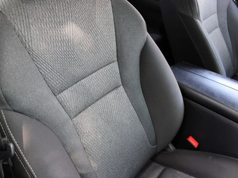 Used 2024 Nissan Rogue SV FWD image 21