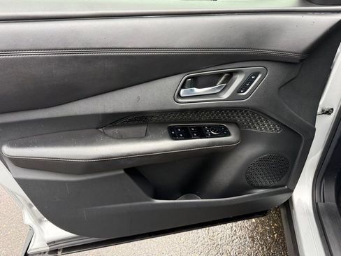 Used 2023 Nissan Ariya FWD image 12