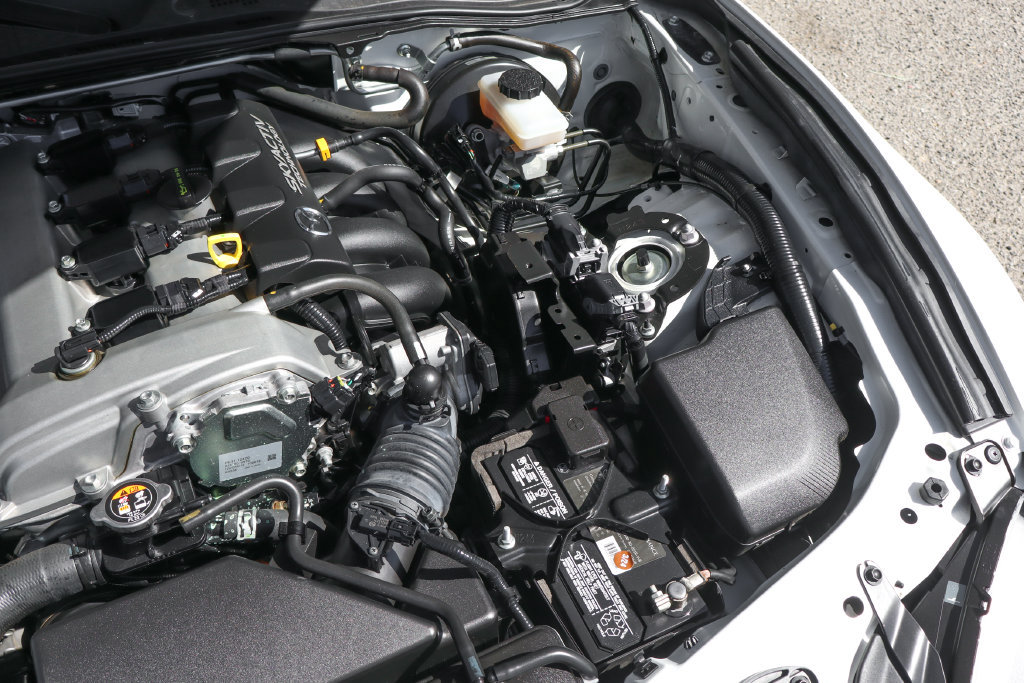 Used 2019 MAZDA MX-5 Miata RF Grand Touring RWD image 14